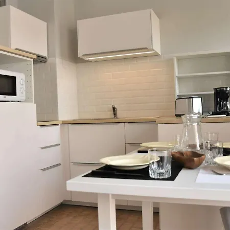 Apartment 2 Pieces Renove, Climatise, Avec Balcon Et Parking Prive - 4 Couchages, - Fr-1-229-783 *